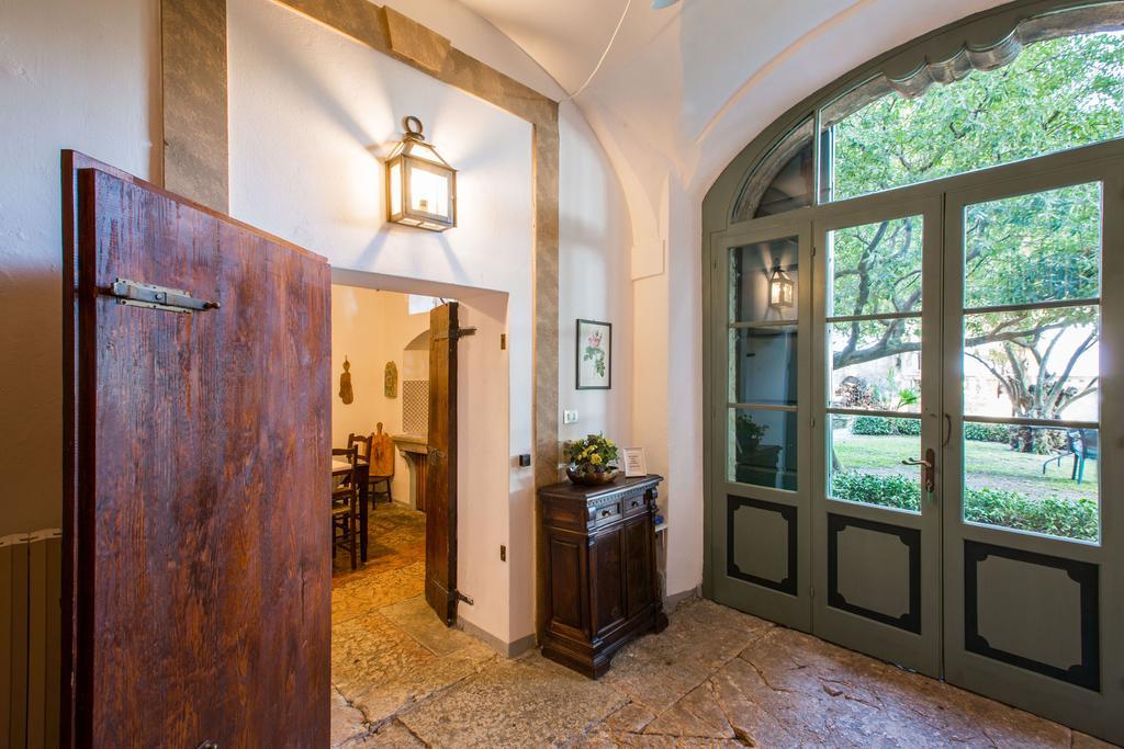 Il Batti Apartment Water Front And Private Beach Toscolano Maderno Exterior photo