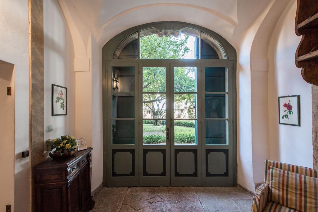 Il Batti Apartment Water Front And Private Beach Toscolano Maderno Exterior photo