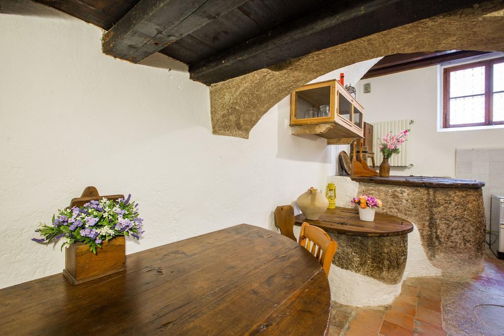 Il Batti Apartment Water Front And Private Beach Toscolano Maderno Exterior photo