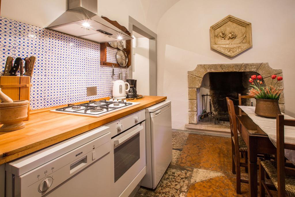 Il Batti Apartment Water Front And Private Beach Toscolano Maderno Exterior photo